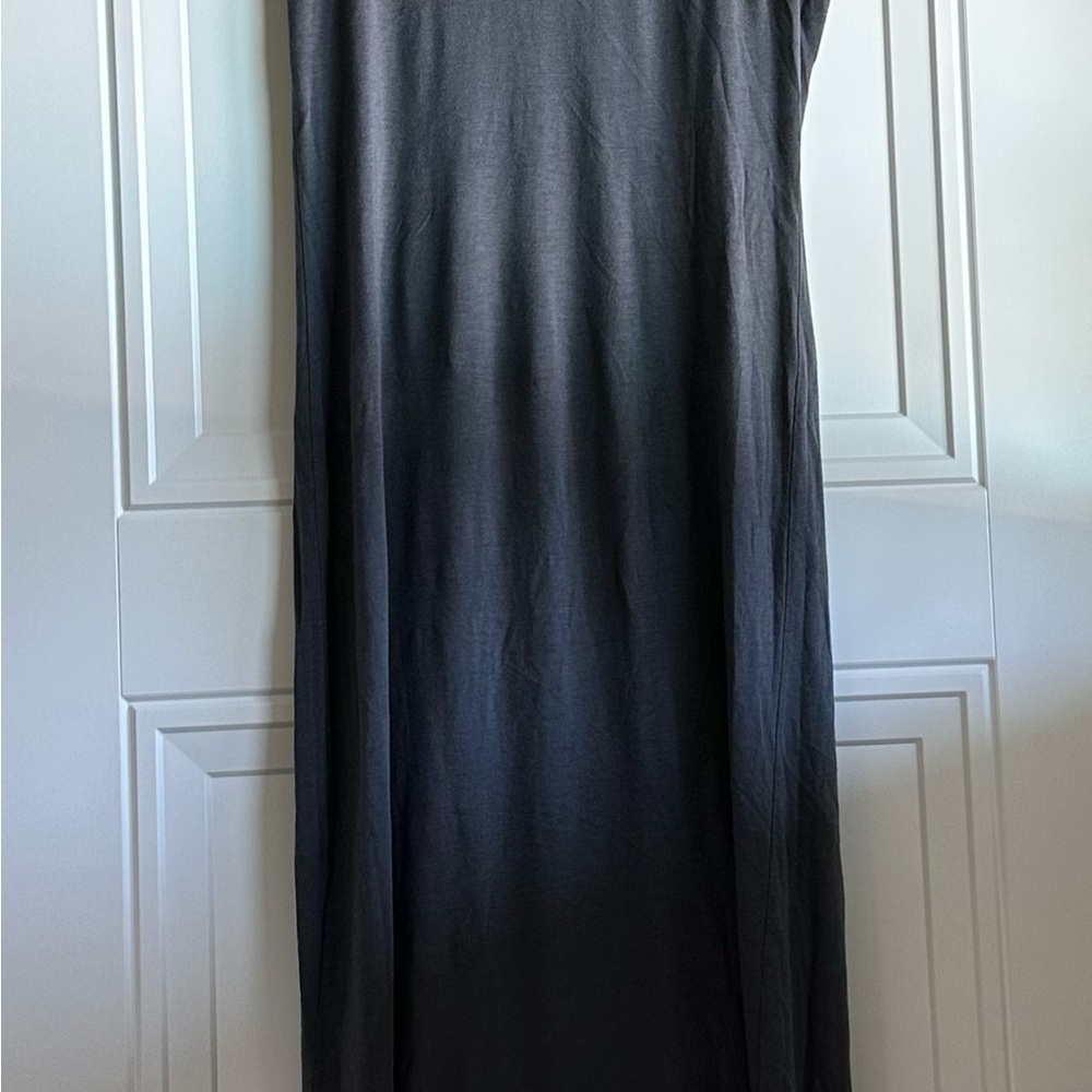 Elegant Gray V-Neck Maxi Dress